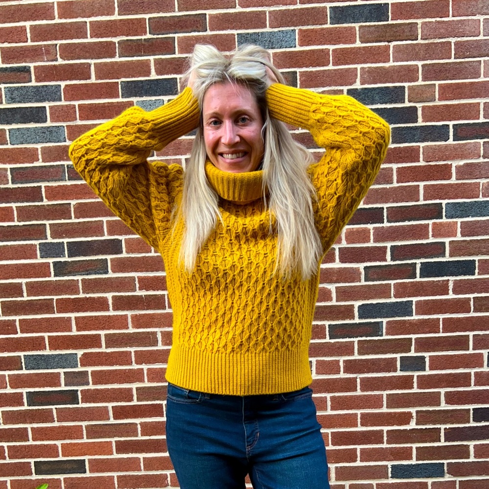 Banana Republic mustard yellow chunky turtleneck sweater